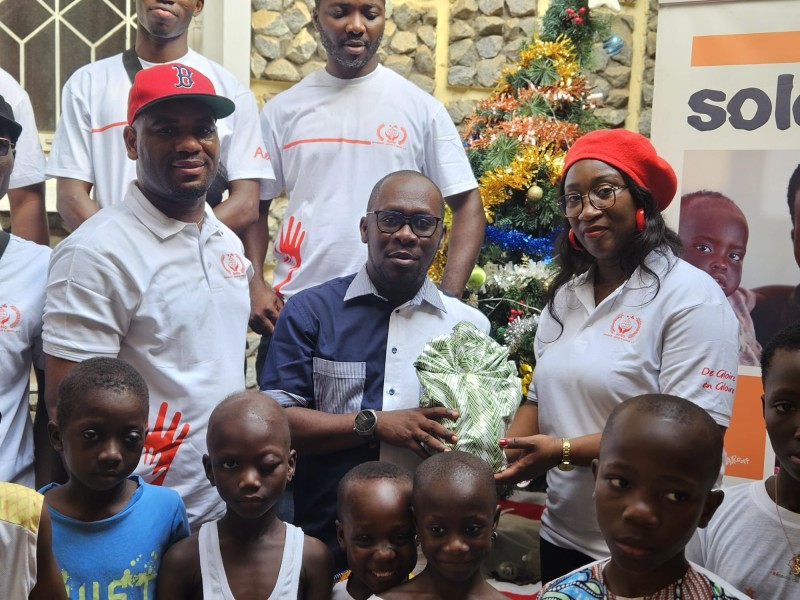 Donnons du sourire: offrons une chance aux enfants qui luttent contre le cancer.